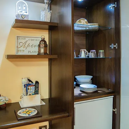 Apartment Domus Ugo Neapel