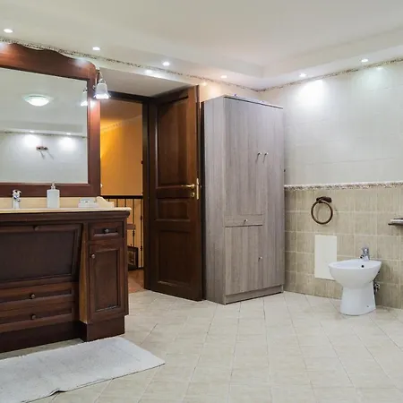 Domus Ugo * ナポリ