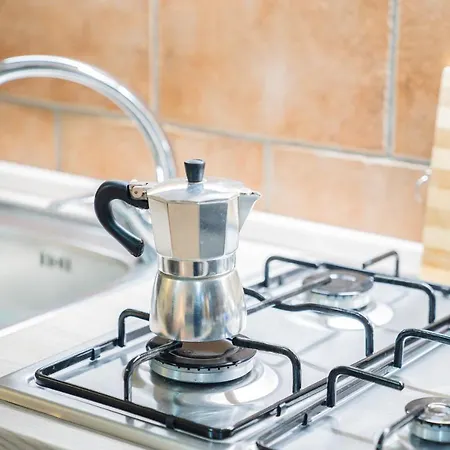 Domus Ugo アパート *