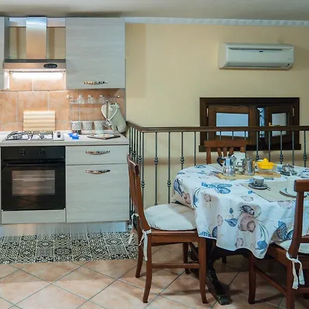 アパート Domus Ugo ナポリ