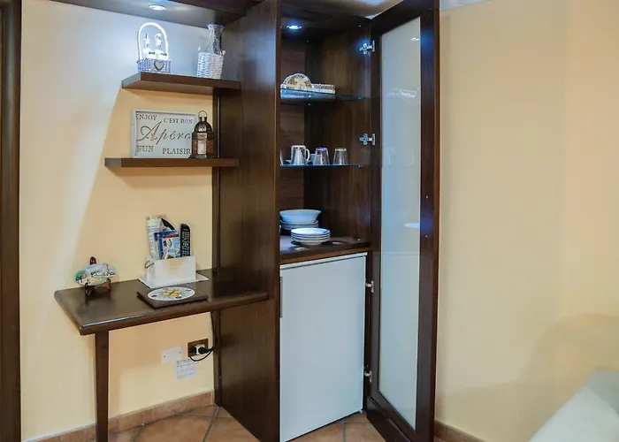 Domus Ugo Appartement *