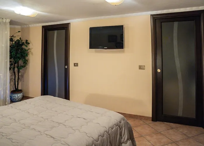 Domus Ugo Appartement *