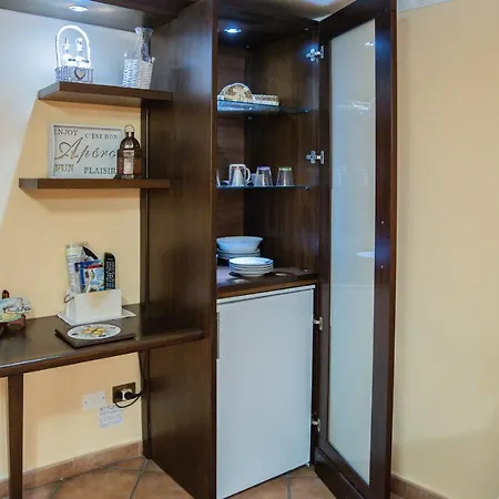 Domus Ugo Apartamento *